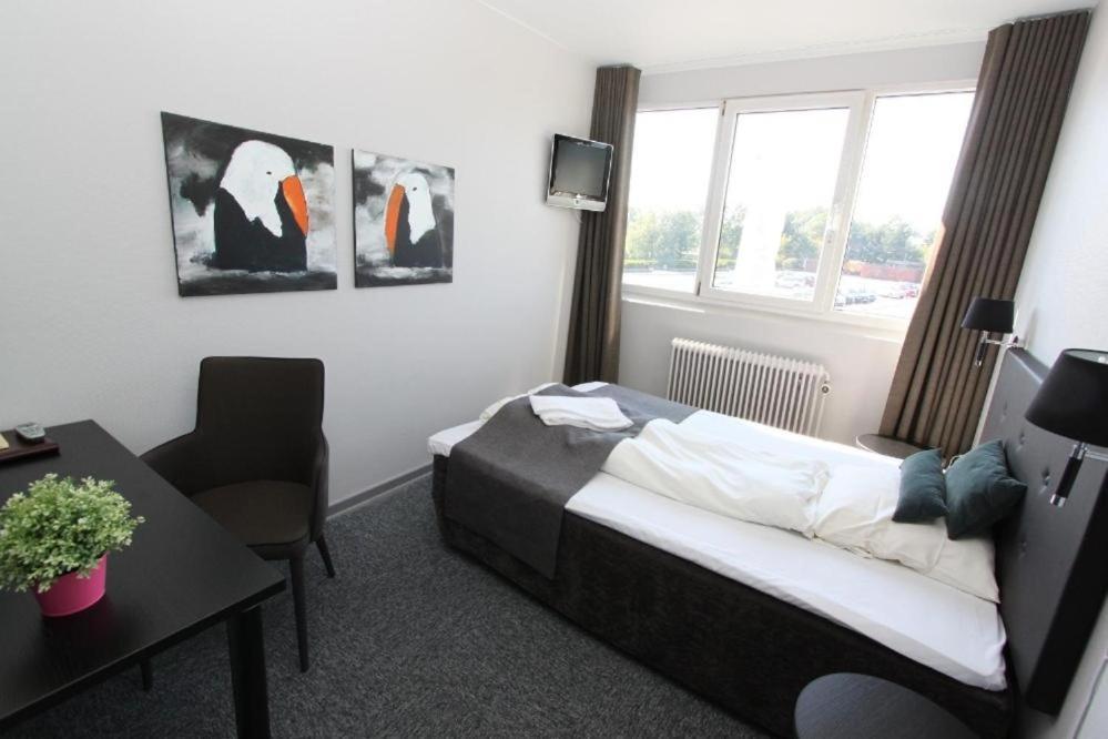Banegaardshotellet Vojens Zewnętrze zdjęcie