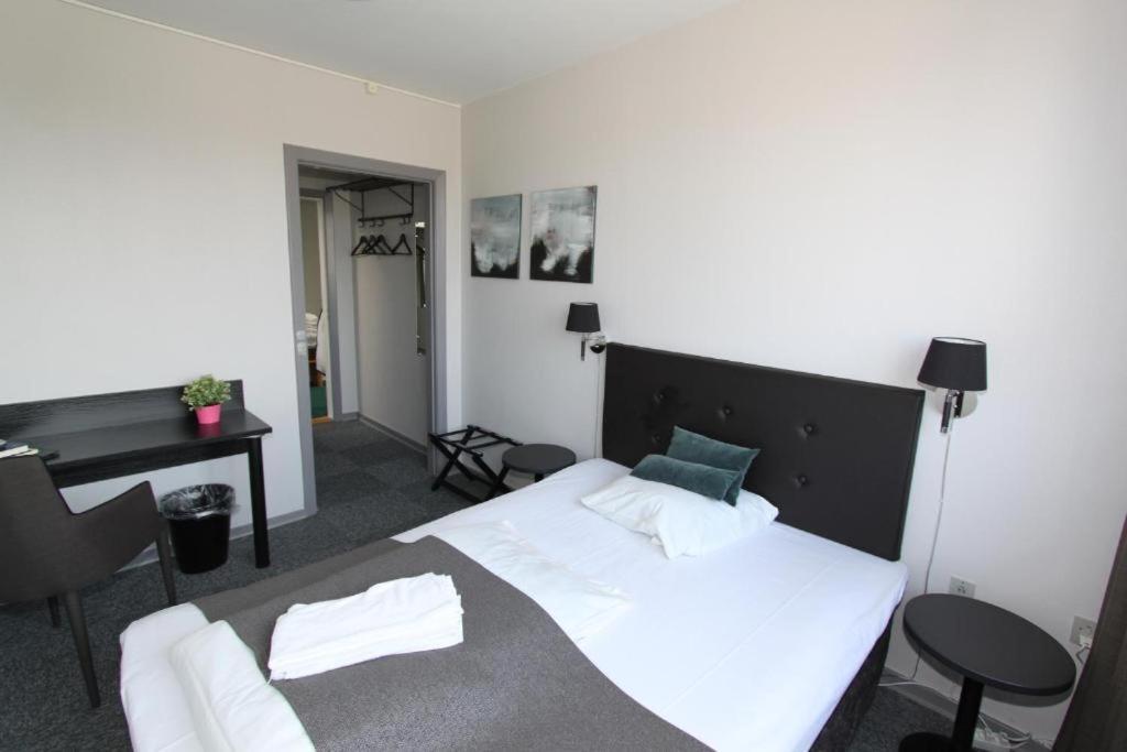 Banegaardshotellet Vojens Zewnętrze zdjęcie