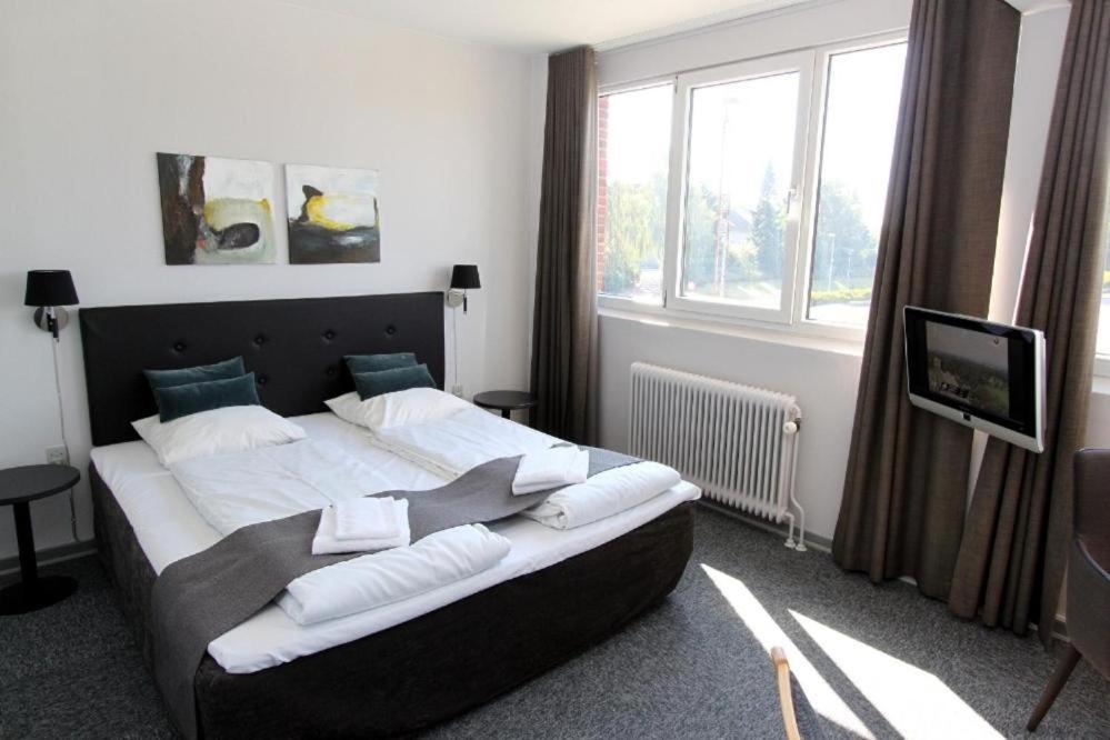 Banegaardshotellet Vojens Zewnętrze zdjęcie